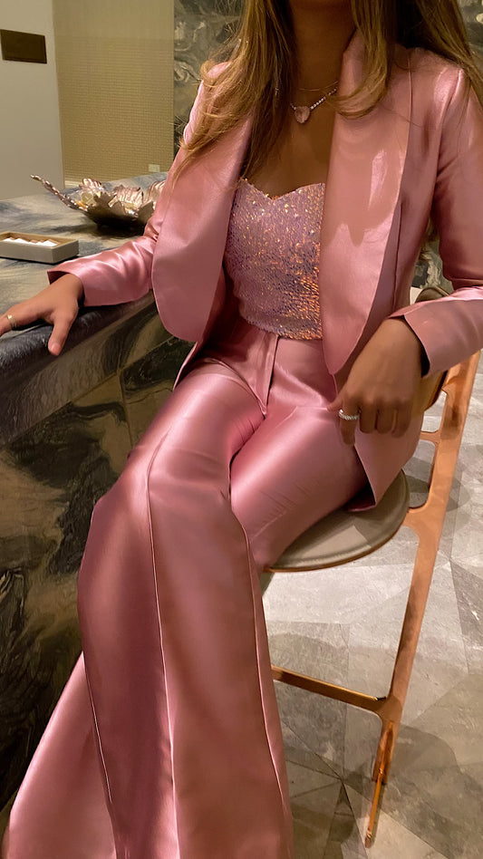 Late night suit in pink